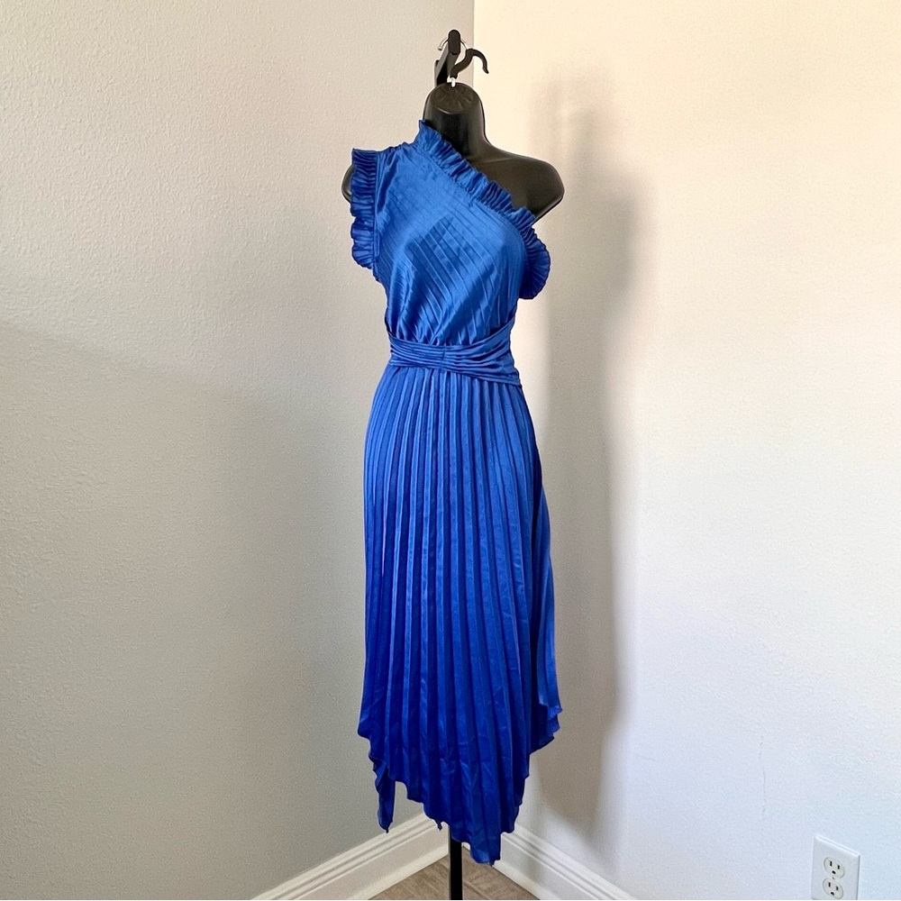 Blue Pleated Asymmetrical Dress 🦋